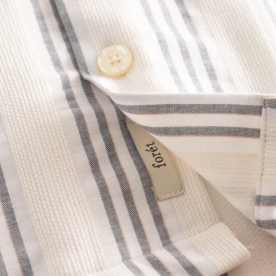 Foret Twig Short-Sleeve Vacation Shirt - Navy/Sandstone 5 Foret Twig Short-Sleeve Vacation Shirt - Navy/Sandstone - Image 3